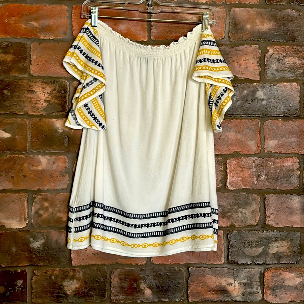 Off the shoulder top with beautiful embroidery detail